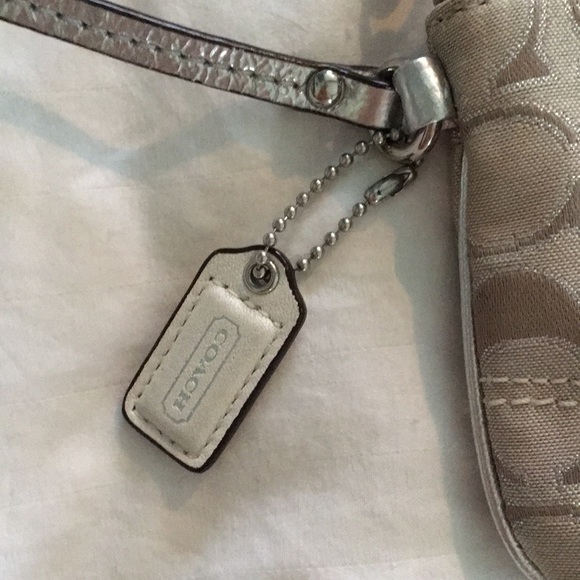 Coach Wristlet - Picture 3 of 4